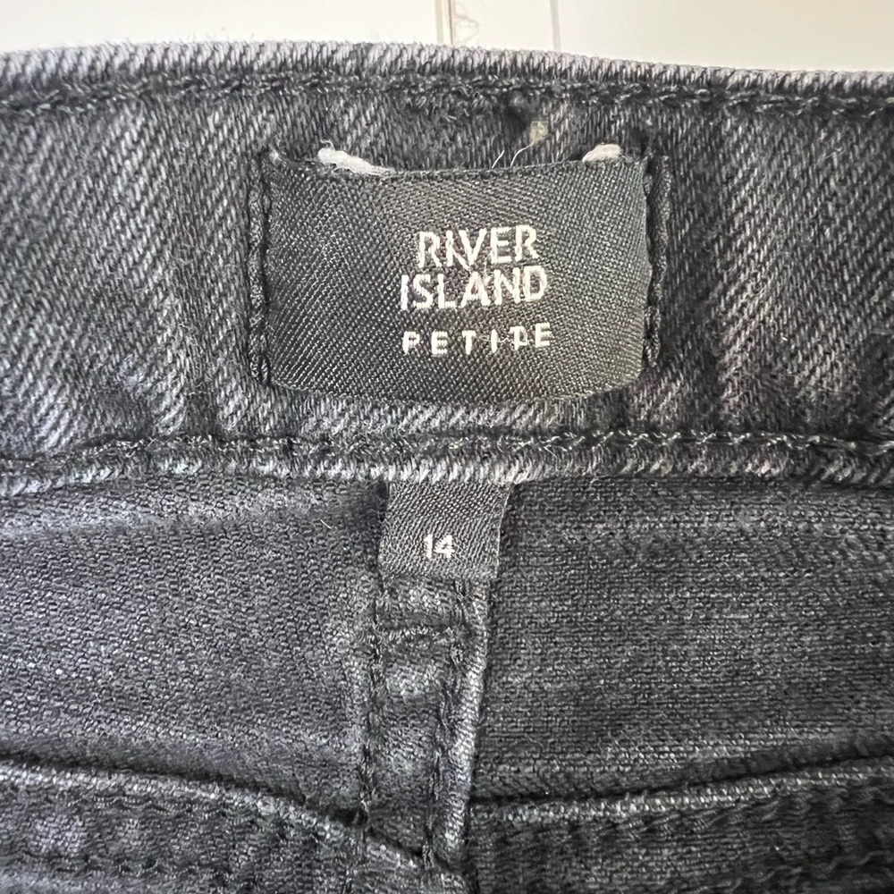 River Island Petite Black Wash High Rise Distressed Raw Hem Straight Leg Jeans - Picture 4 of 15